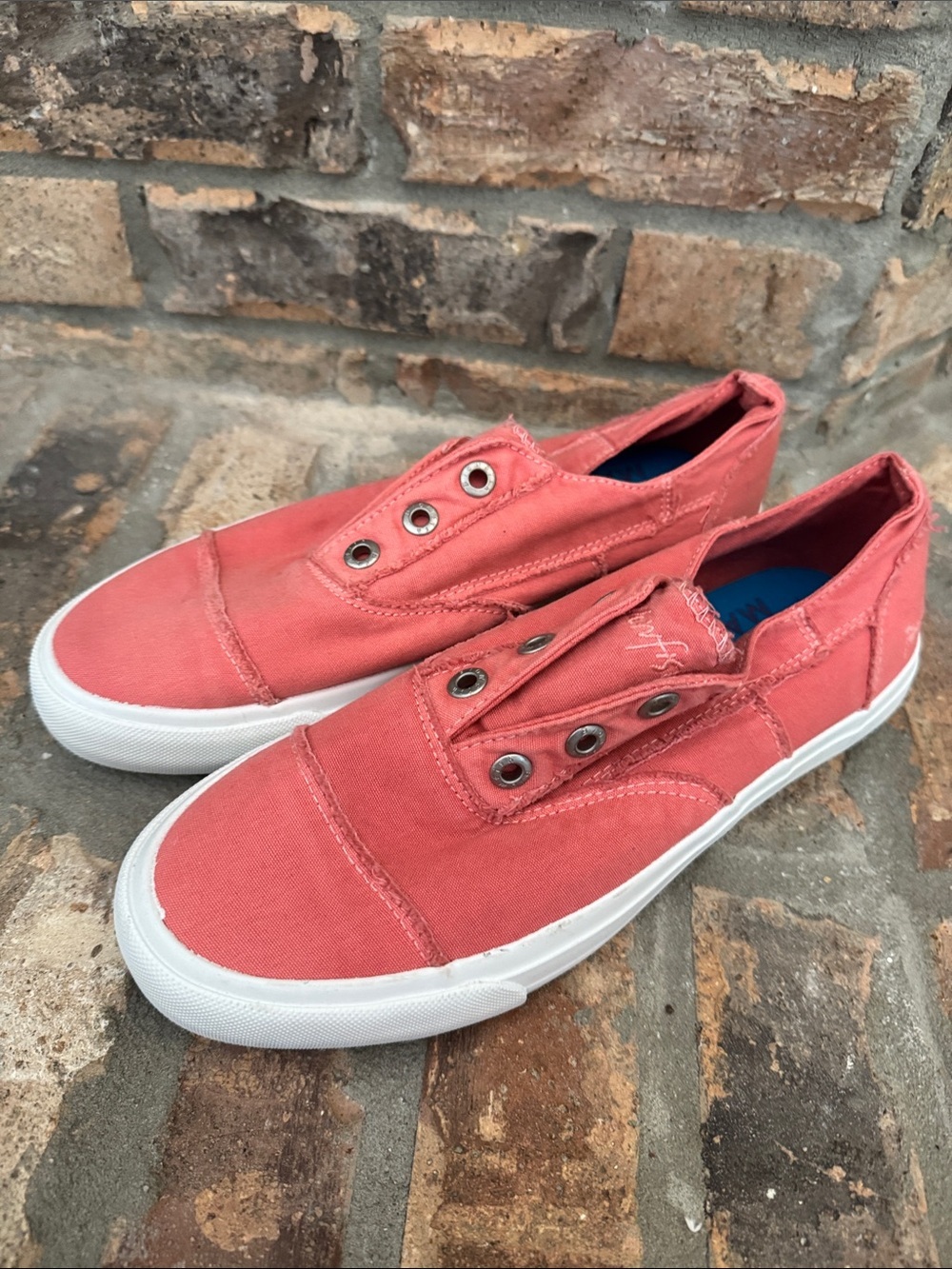Blowfish Malibu Slip-On Canvas Shoes in Coral Size 10